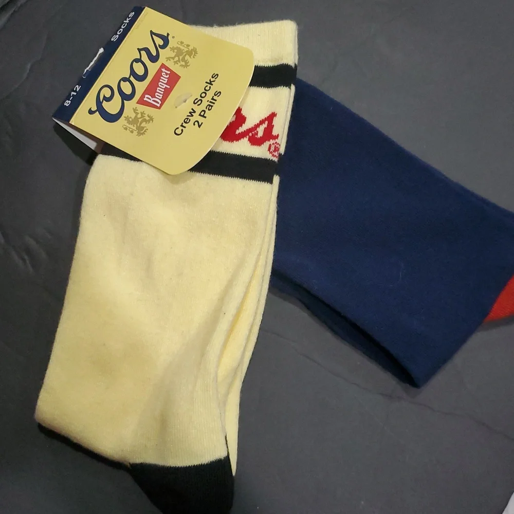 Coors Men's yellow and navy blue crew socks 2pairs fits Men's shoe size 8-12 new